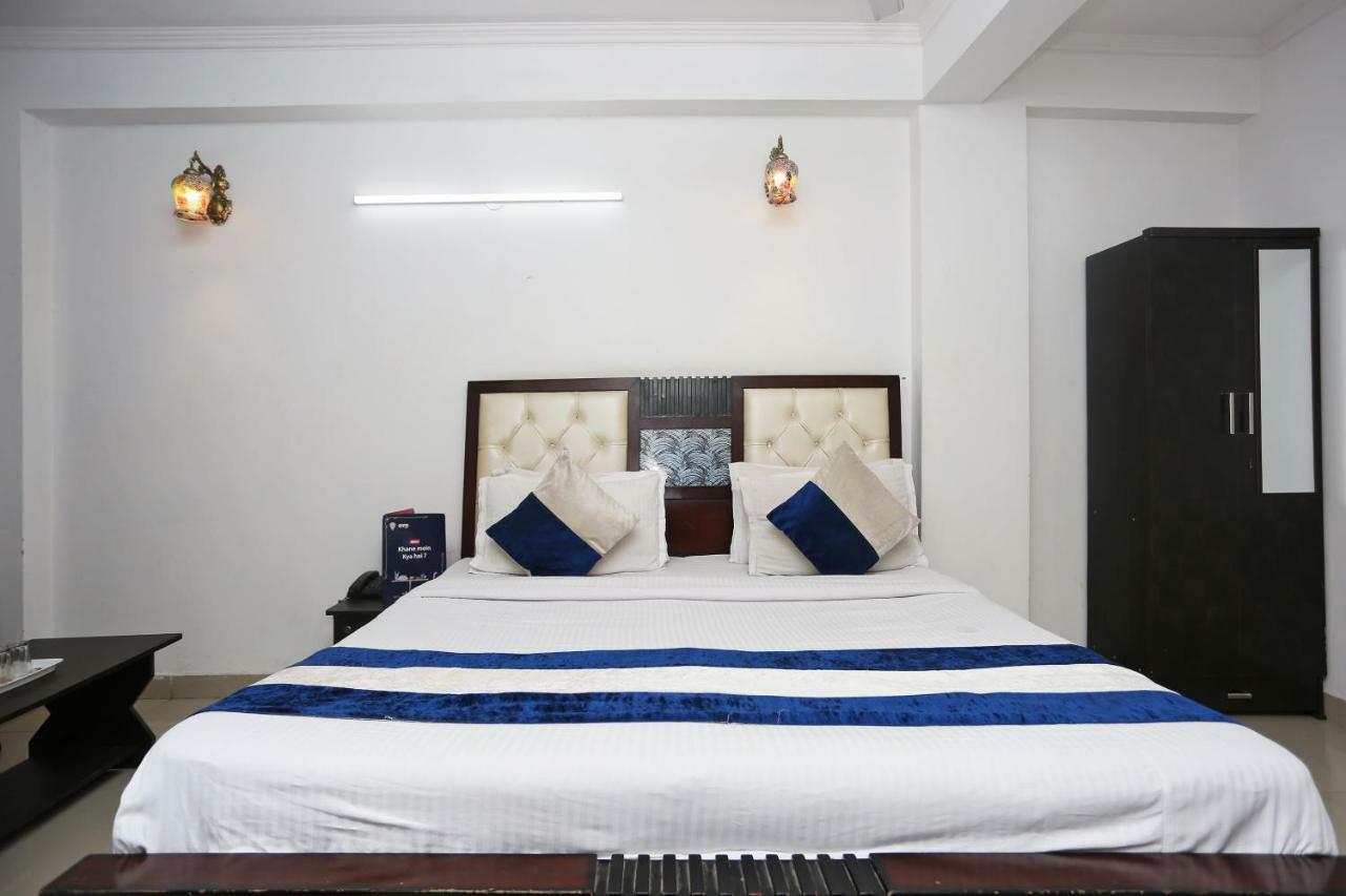 Oyo 8253 Golden Heights Hotel Ню Делхи Екстериор снимка